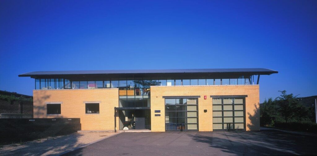 NEWLY REFURBISHED OFFICES TO LET IN HIGH Philip Marsh Collins